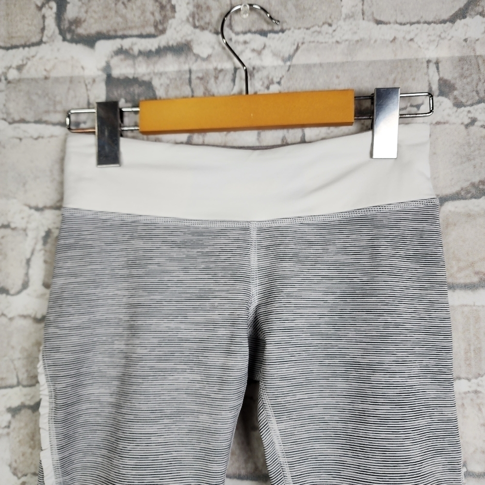 Lululemon Run Fast and Free Ruffle Crop  Wee Are From Space White Combo Size 4 - Picture 5 of 14